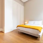 Entreparedes House * Porto