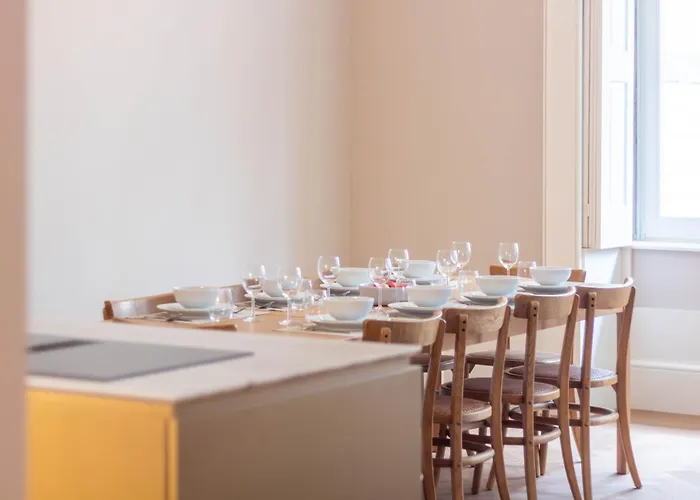 Entreparedes House *