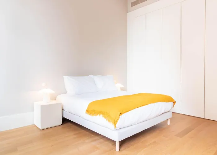 Entreparedes House *