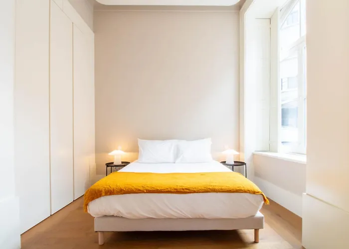 Apartman Entreparedes House *