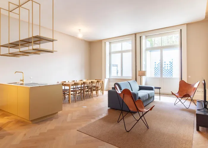 Entreparedes House *