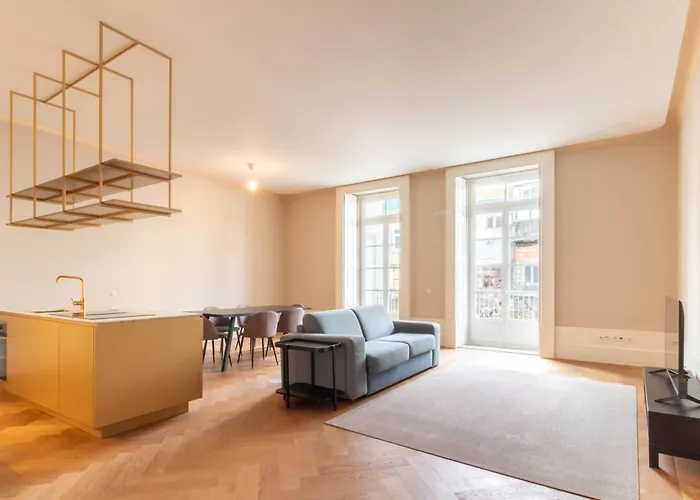 Apartman Entreparedes House *