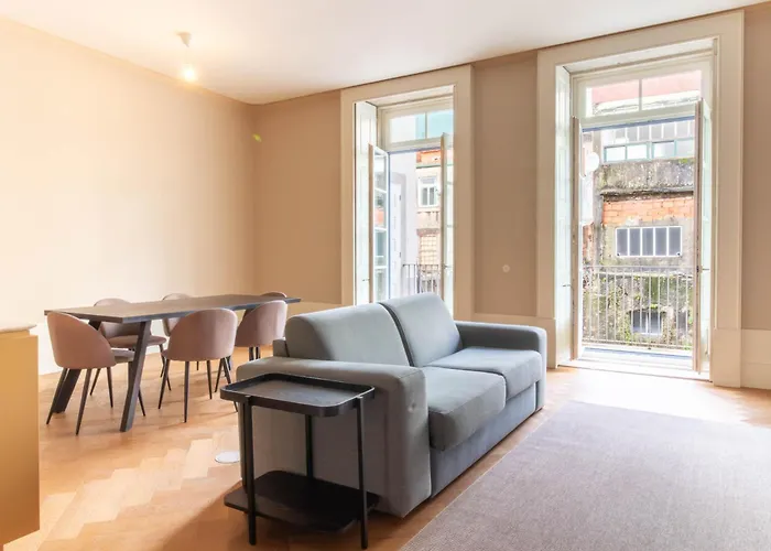 Entreparedes House Apartman Porto