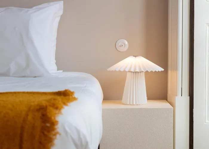 Entreparedes House Apartman