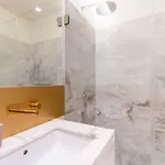 Apartment Entreparedes House Porto
