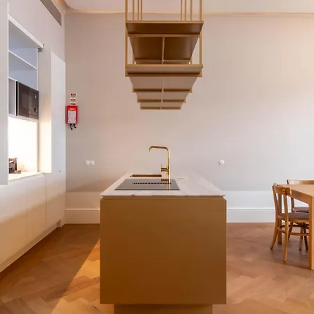 Apartment Entreparedes House Porto