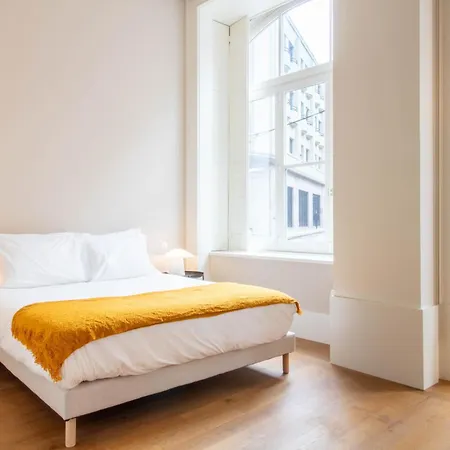 Apartment Entreparedes House Porto