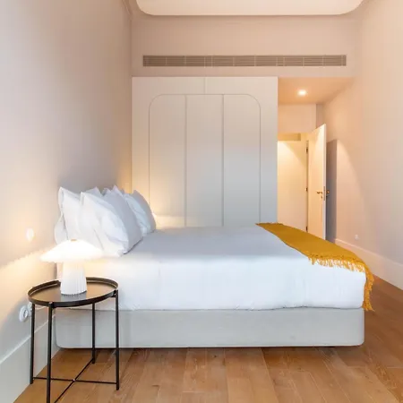 Entreparedes House Porto