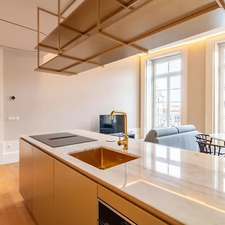 Entreparedes House Porto