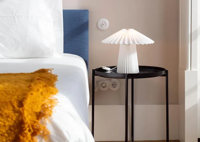 Entreparedes House *