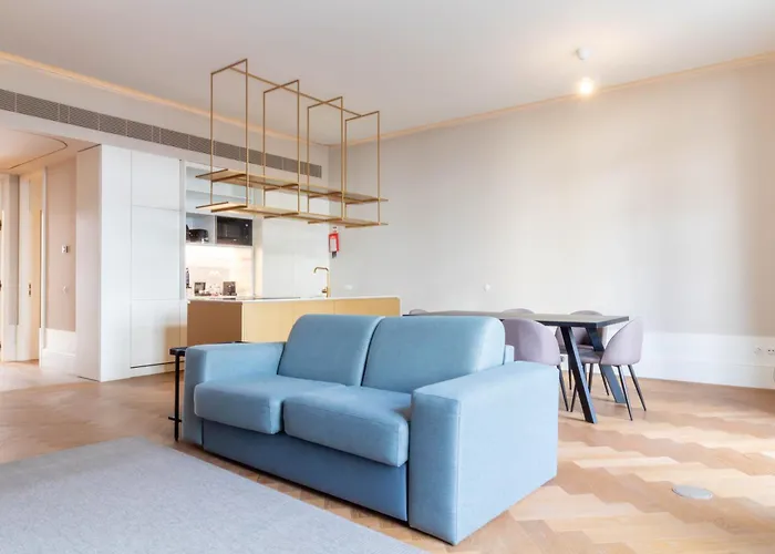 Entreparedes House *