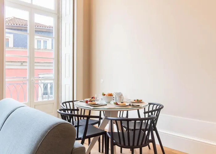 Entreparedes House *