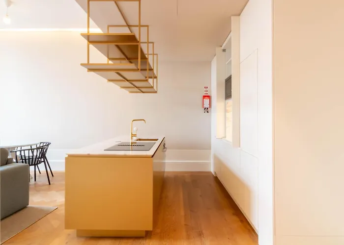 Entreparedes House *